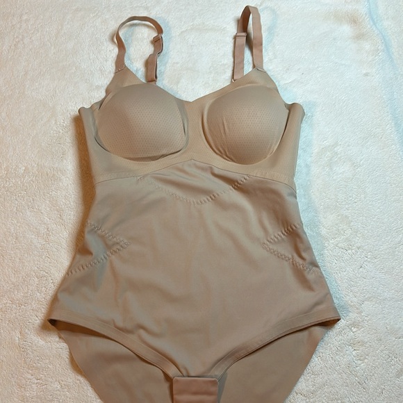 Honeylove Petite Cami Bodysuit Size S - Picture 11 of 14